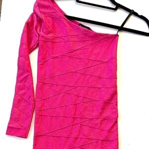So Sexy!!🔥 Bebe Spandex One-Shoulder Mini Dress! 💕💃 Super flattering!
